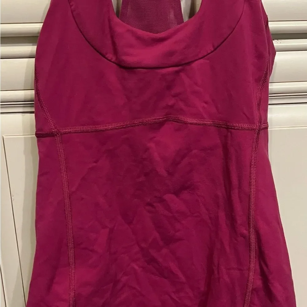 LULULEMON Deep V TK 11 Corset Mesh Back Tank Shelf Bra Size 4  Pink